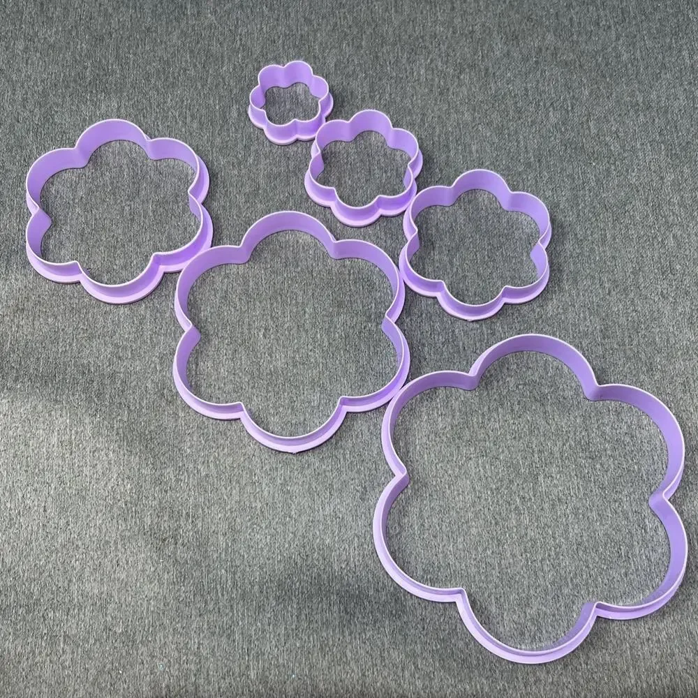 Wilton Flower Cookie Cutter Set 6 Pc Nesting Purple Plastic Graduated Sizes